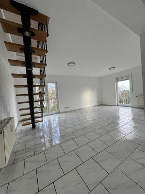 Erstbezug nach Sanierung: Schöne 2-Raum-Maisonette-Wohnung in Wiesbaden
