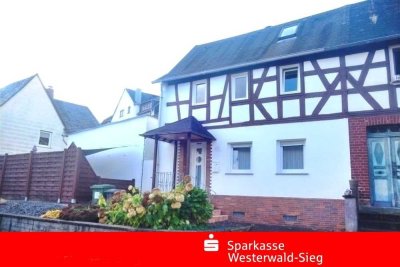 KLEIN, ABER FEIN!!! – Schickes Haus mit schönem Grundstück, Küche u. überd. Terrasse!