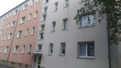 Attraktive und modernisierte 4-Raum-Wohnung mit Balkon in Halle (Saale)