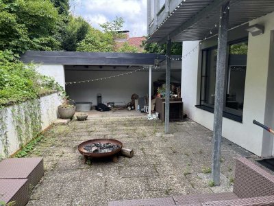 Stilvolle, sanierte 2,5-Zimmer-Terrassenwohnung mit Balkon und EBK in Schorndorf