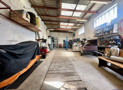 Familienidylle trifft Handwerkertraum - charmantes Haus mit Profiwerkstatt, Hebebühne & großem Garten