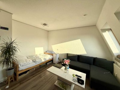 � Zum 01.01. frei - Charmante Dachgeschosswohnung mit Wohlfühlcharakter in Dresden