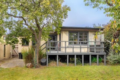 Einfamilienhaus mit großem Garten und Ausbaupotenzial auf einem Erbpachtgrundstück