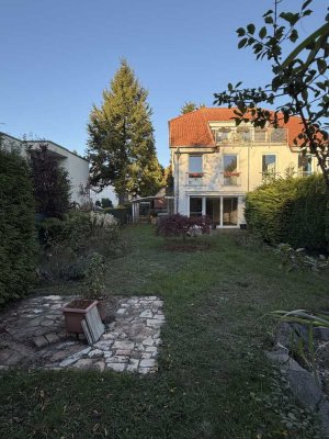 4-Zimmer-Doppelhaushälfte mit Carport und Garten in Berlin-Heiligensee