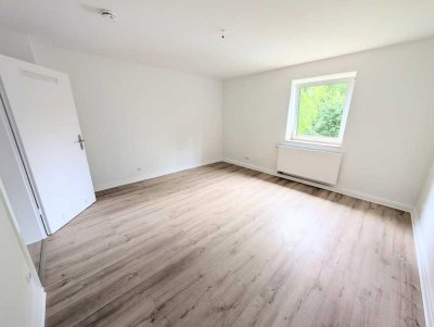 **Jetzt zugreifen: -frisch gestrichen -Laminatboden -modernes Tageslichtbad -eigener Garten**