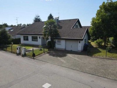 Großes Wohnhaus mit flexiblen Nutzungsmöglichkeiten – EFH mit ELW - Gäste-Appartements