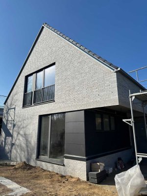 Moderne 3-Zimmer-Neubauwohnung 98m² in Stuhr mit je 2 Stellplätzen u. Abstellraum