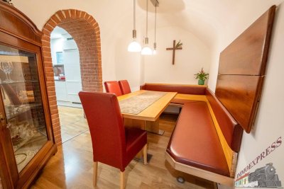 135m2 Altbaucharme mit Balkon und Dachboden im historischen Hall in Tirol!