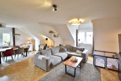 Exklusive 3-Zimmer-Architektenwohnung mit zwei Balkonen, Kaminofen und moderner Einbauküche