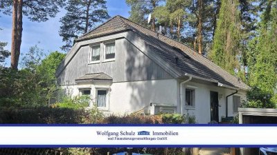 Charmantes Einfamilienhaus mit 
Einliegerwohnung und großem Grundstück