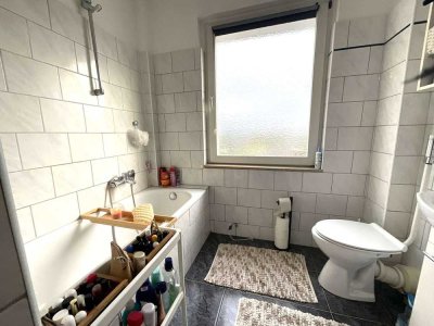 Schöne 4-Zimmer-Wohnung in Essen-Freisenbruch – mit Einbauküche, im charmanten Altbau!