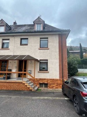 Doppelhaushälfte in ruhiger Lage