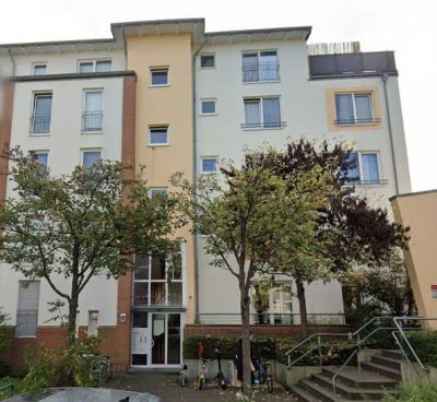 Schön geschnittene 3-Zimmer-Wohnung mit Dachterrasse in Porz!