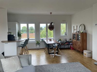 Moderne, großzügige 3-Zimmer-Maisonette -Wohnung mit Balkon & Einbauküche in Köln Weiden (Ignystr.)