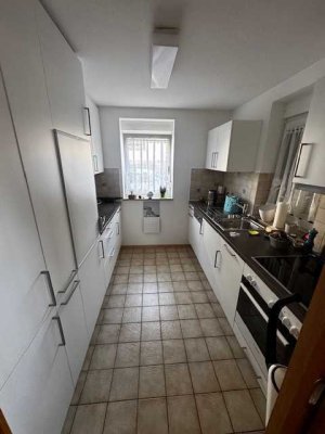 Top gepflegte 2 Zimmer Wohnung mit neuwertiger Einbauküche in 71139 Ehningen, WM: pauschal 850€