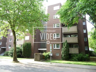 Modernisierte, schöne 2,5 Raum Wohnung mit Balkon