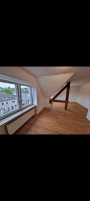 Helle, modernisierte 2,5-Zimmer Dachgeschosswohnung in Schwerte Westhofen