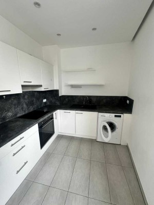 Stilvolle 2 Zimmer Wohnung* Renoviert * Zuffenhausen