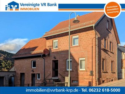 Charmantes Sandsteinhaus mit viel Potenzial