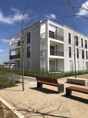 Hochwertige 2-Zimmer-Gartenwohnung mit großer West-Terrasse und TG-Stellplatz in ruhiger Wohnlage