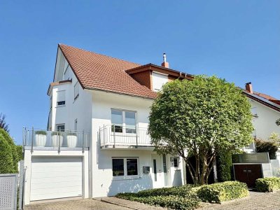 Gepflegte und bezugsfreie DHH in Feldrandlage