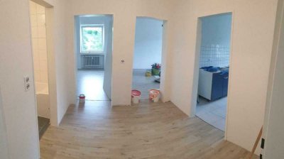 Eine schöne Renovierte Wohnung mit Balkon und Einbauküche: 3,5-Raum-Wohnung in Lüdenscheid