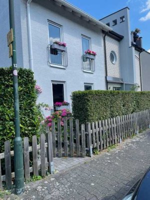 Moderne, energieeffiziente DHH direkt am Park