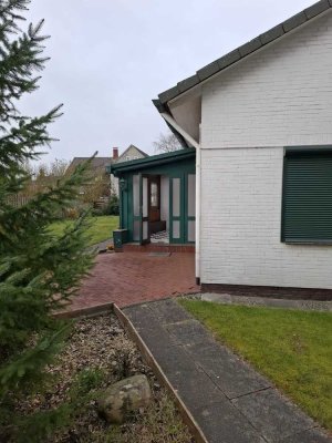 Wohnen auf einer Ebene-gemütliches Einfamilienhaus mit Gartenidylle und PV-Anlage