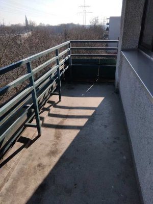 Komplett sanierte 2 Zimmer Wohnung mit Balkon in Gelsenkirchen zu vermieten