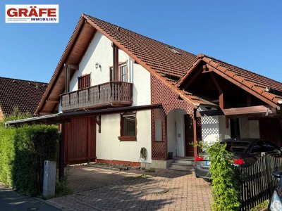 Freistehendes Einfamilienhaus, Bj 1998, mit Balkon, Terrasse und 2 Carports