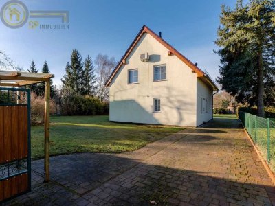 Gepflegtes Einfamilienhaus inkl. Baugrundstück in Rahnsdorf