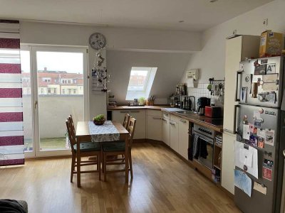 ++ Moderne 3 Zi. Whg mit Dachterrasse und Parkettboden ++