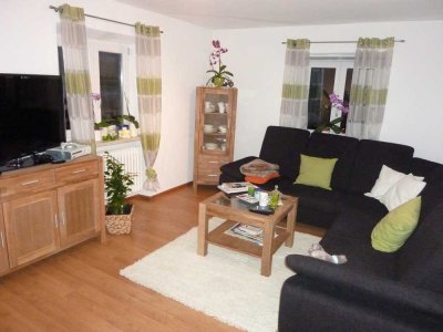 Charmante Haushälfte im Mehrfamilienhaus in Tittmoning
