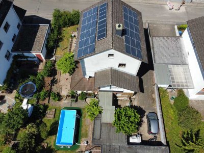 Vielseitiges Ein- oder Zweifamilienhaus mit schönem Pool & Garten - ruhige Lage, zentrale Anbindung