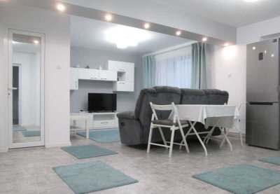 Exklusive, modernisierte 1,5-Zimmer-Dachgeschosswohnung mit geh. Innenausstattung mit EBK