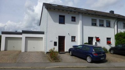 Gepflegte 2-Zimmer-Terrassenwohnung mit Balkon in Stolberg