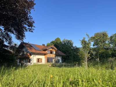 Helles teilmöbliert oder möbliertes  Einfamilienhaus Kochel a See/ Ried