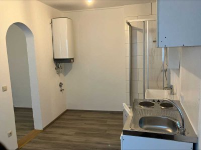 Studentenwohnung mit zwei Räumen und EBK in Regensburg (nicht WG geeignet)