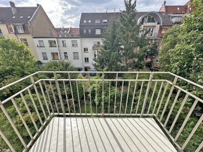 3505 - WG gesucht! 4-Zimmerwohnung mit 2 Balkonen in der Südweststadt!