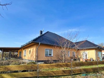 Dr. Lehner Immobilien NB -
Exklusives Einfamilienhaus in idyllischer Feldberger Seenlandschaft
