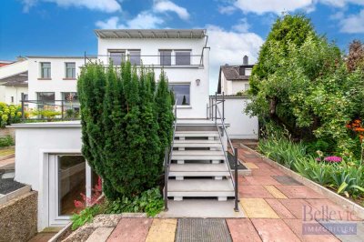 Kernsaniertes EFH aus mit Einliegerwohnung und großem pflegeleichten Garten  in Innenstadtnähe.