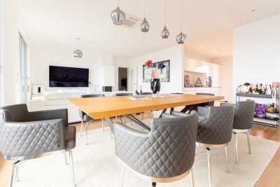 Atemberaubendes Penthouse mit Panoramablick | Große Terrasse | Sauna | 2 Bäder | Stellplätze