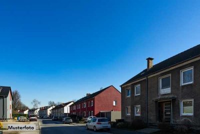 Einfamilien-Reihenmittelhaus mit Nebengebäude