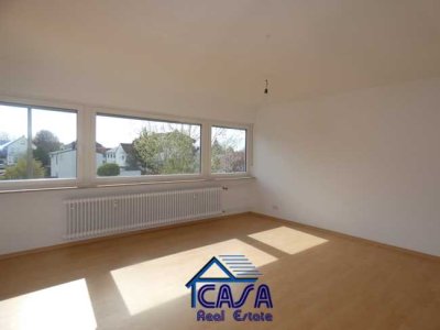 Wunderschöne 2 Zimmerwohnung mit großem Balkon, neue EBK und TG-Platz