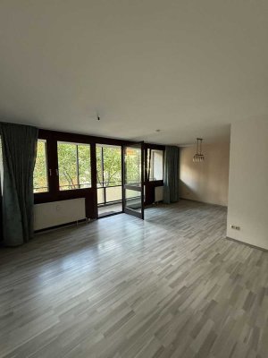 Tolle 3 - Zimmer Wohnung mit Balkon!