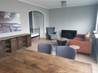 1,5 Zimmer, voll möbliert, super zentrale Lage, uninah