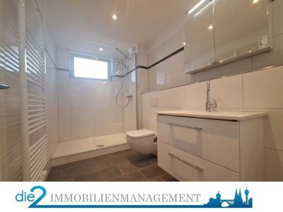 Sanierte 4-Zimmer Altbauwohnung mit Balkon im wunderschönen Oberkassel!