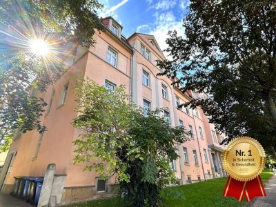 In Renovierung I Moderne Einbauküche I Tageslichtbad mit Badewanne I Abstellraum