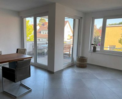 Vermietung einer sonnigen, modernen, großzügigen 3-Zi-Wohnung mit EBK, Balkon, Aufzug & TG
