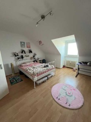 Großzügige 2 Zimmer Wohnung in ruhiger Lage, Rheindorf-Süd
